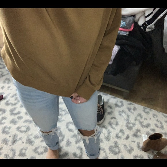 American Eagle Outfitters Denim - American Eagle Lightwash Distressed Mom jeans